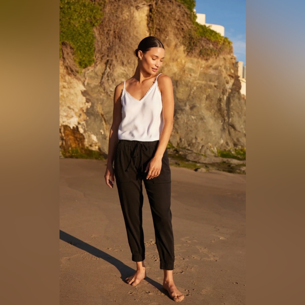 Bella Dahl Pocket Jogger Vintage bLack
